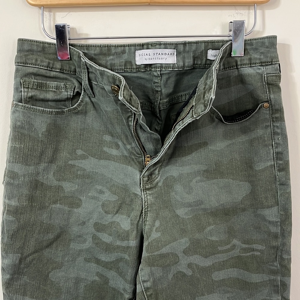 Social Standard by Sanctuary Green Camo High Rise Skinny Jeans Size 8/29 - Picture 5 of 11